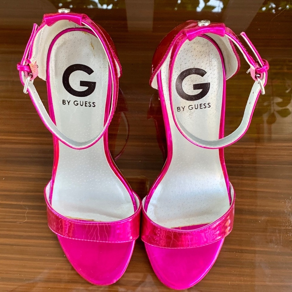 EUC Guess Fuchsia Pink Sandals GORGEOUS!